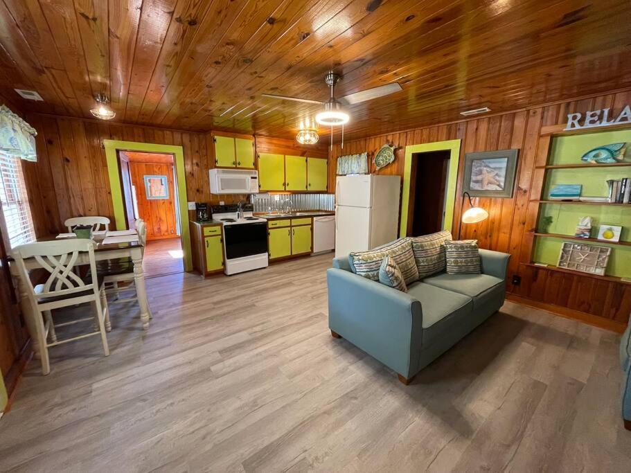 Cottage/king Br/walk2beach/golf Cart Option * Myrtle Beach