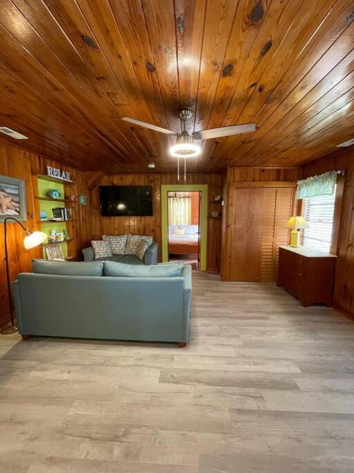 Cottage/king Br/walk2beach/golf Cart Option