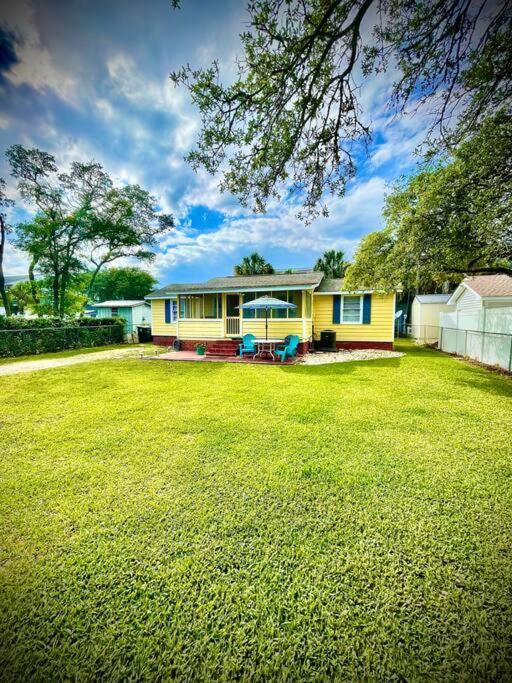 Cottage/king Br/walk2beach/golf Cart Option Apartment Myrtle Beach