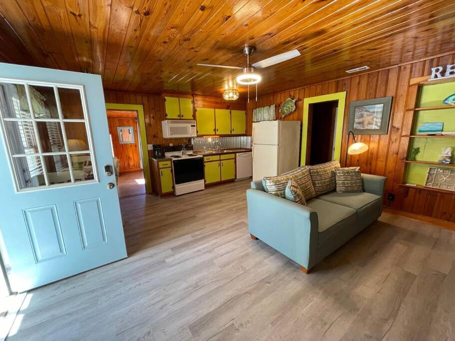 Cottage/king Br/walk2beach/golf Cart Option