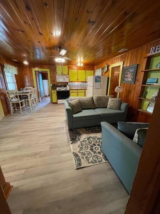 Cottage/king Br/walk2beach/golf Cart Option *