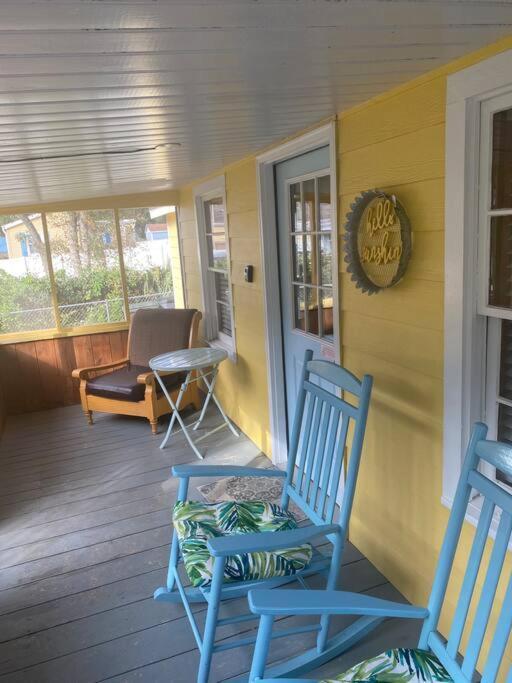 Cottage/king Br/walk2beach/golf Cart Option Apartment *