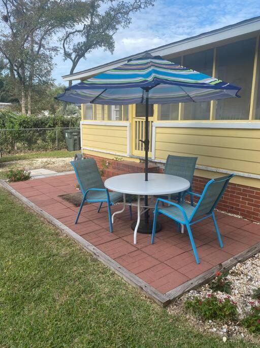 Apartment Cottage/king Br/walk2beach/golf Cart Option