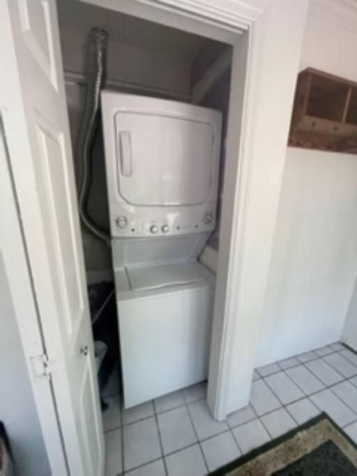 Apartment Lovin/ 1 Bedroom Handicap Access, Pets Ok *