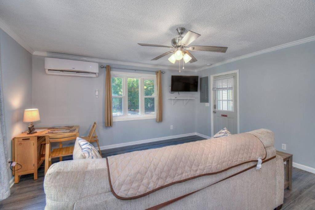Apartment Lovin/ 1 Bedroom Handicap Access, Pets Ok Myrtle Beach