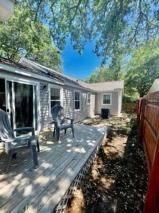 Lovin/ 1 Bedroom Handicap Access, Pets Ok Apartment