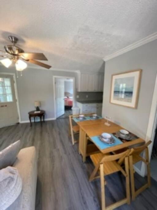 Lovin/ 1 Bedroom Handicap Access, Pets Ok Apartment