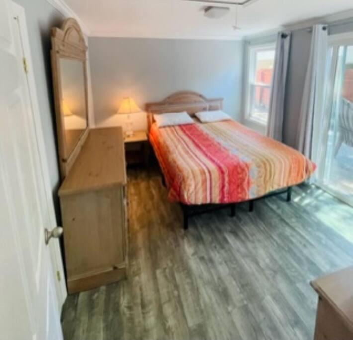 Apartment Lovin/ 1 Bedroom Handicap Access, Pets Ok Myrtle Beach