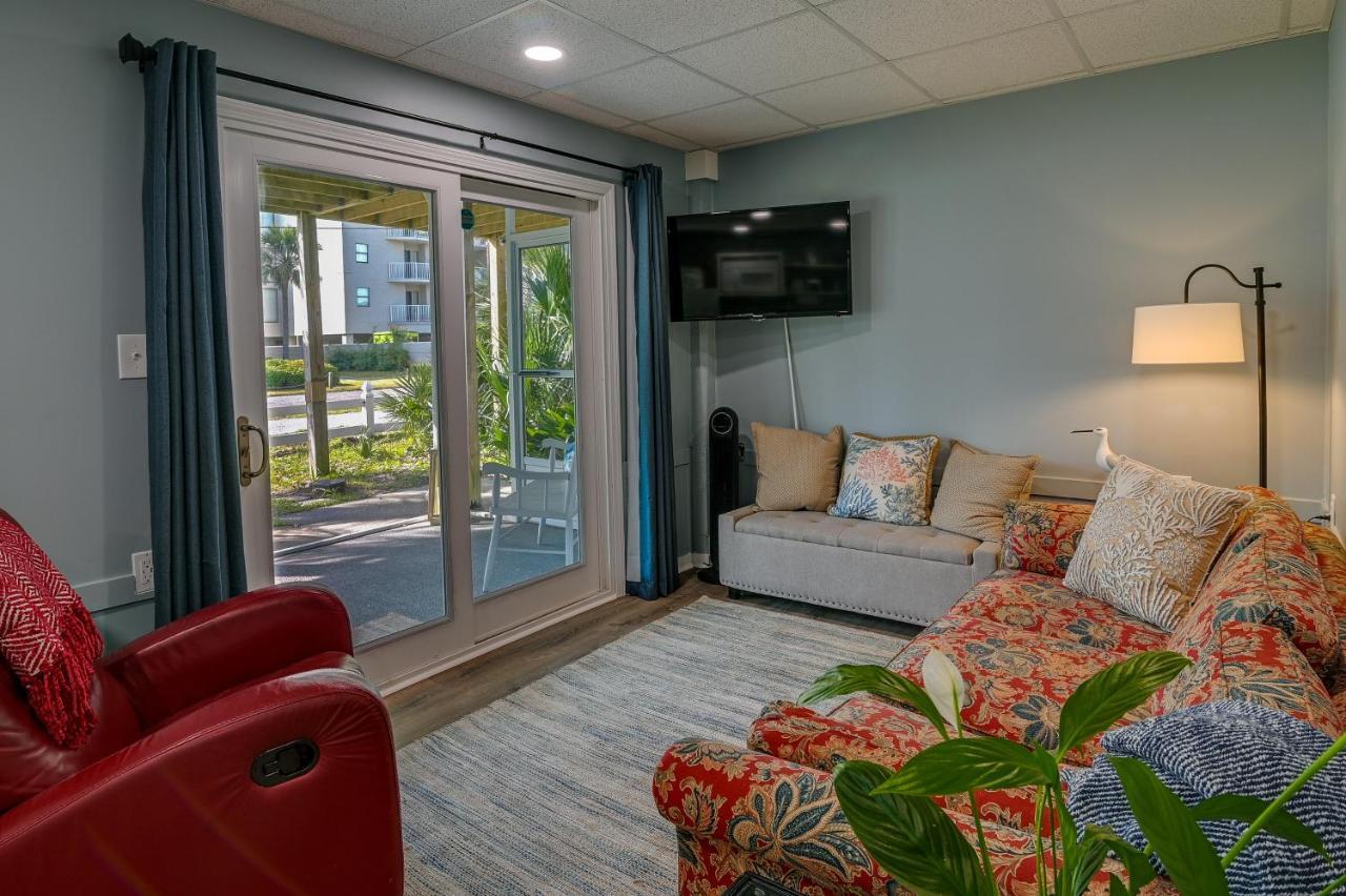 Below Deck House Walk To The Ocean! Holiday home