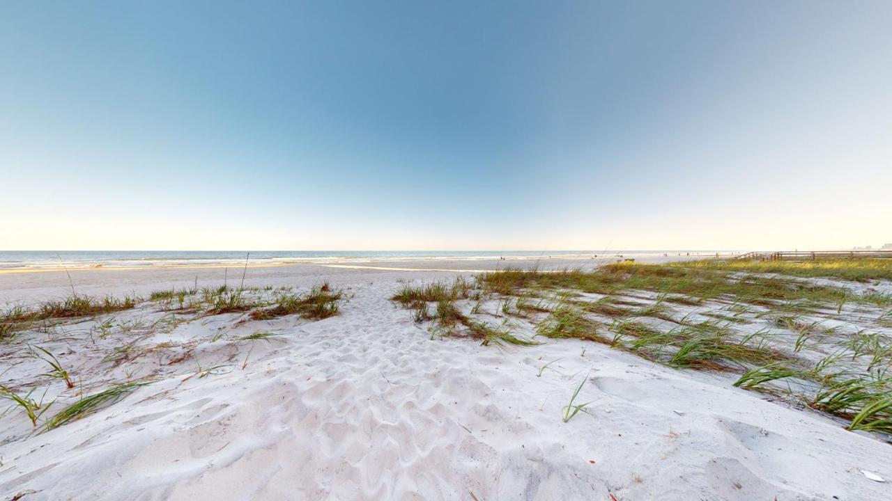 Willow Bay 301 Oceanfront Suite, Renovated Spring 2023 Desirable Golden Mile Location *