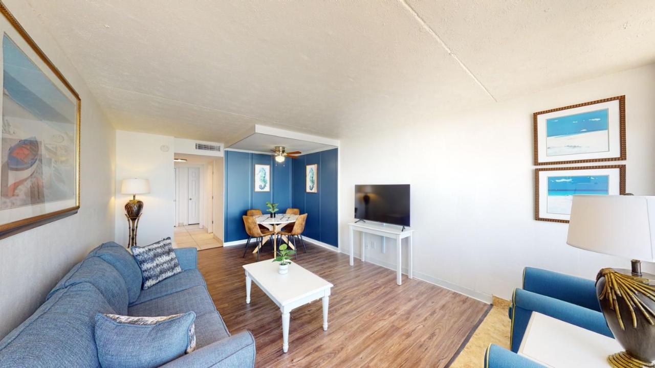 Willow Bay 301 Oceanfront Suite, Renovated Spring 2023 Desirable Golden Mile Location Apartment *