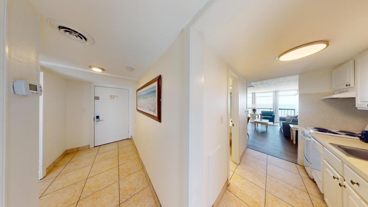 Apartment Willow Bay 301 Oceanfront Suite, Renovated Spring 2023 Desirable Golden Mile Location *