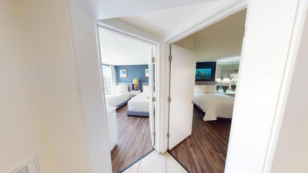Willow Bay 301 Oceanfront Suite, Renovated Spring 2023 Desirable Golden Mile Location Apartment Myrtle Beach