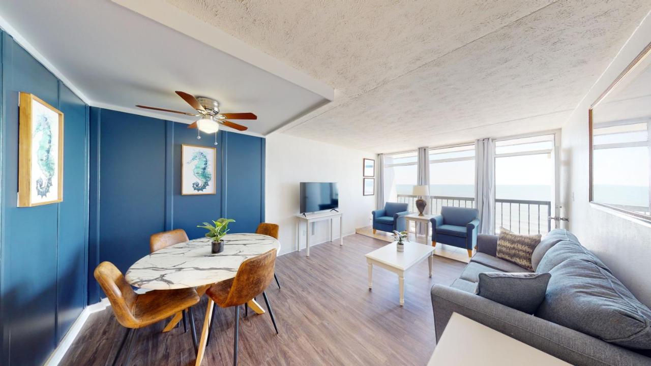 Apartment Willow Bay 301 Oceanfront Suite, Renovated Spring 2023 Desirable Golden Mile Location *