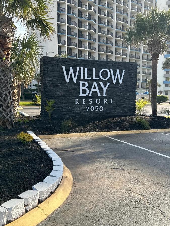 Willow Bay 301 Oceanfront Suite, Renovated Spring 2023 Desirable Golden Mile Location Apartment
