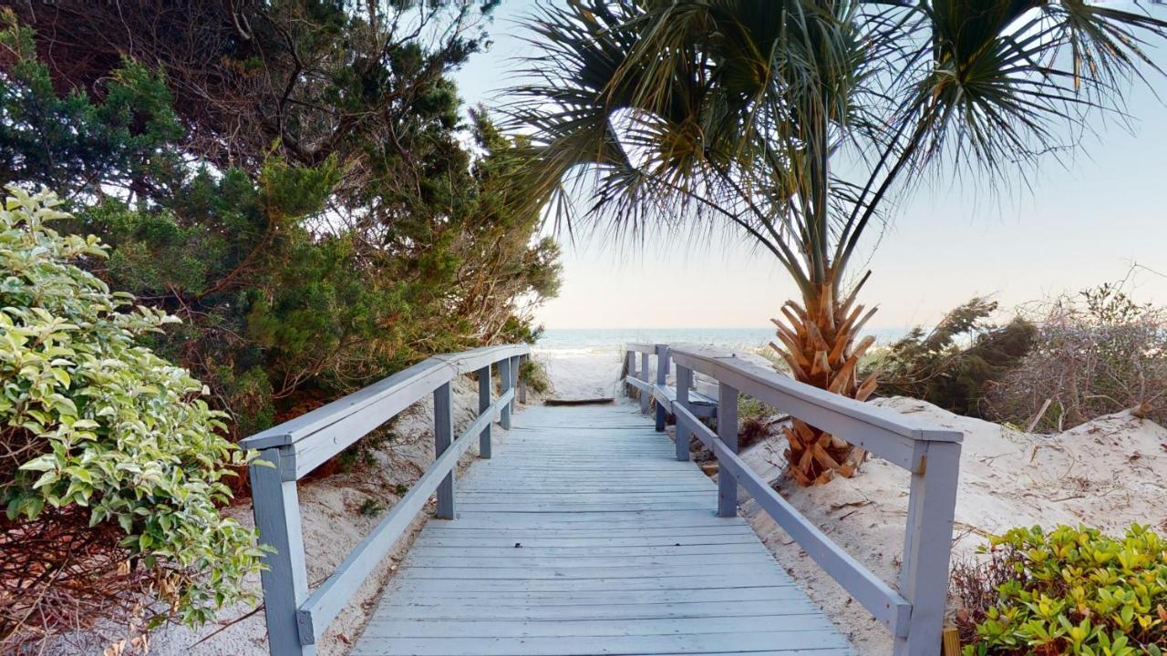 Apartment Willow Bay 301 Oceanfront Suite, Renovated Spring 2023 Desirable Golden Mile Location