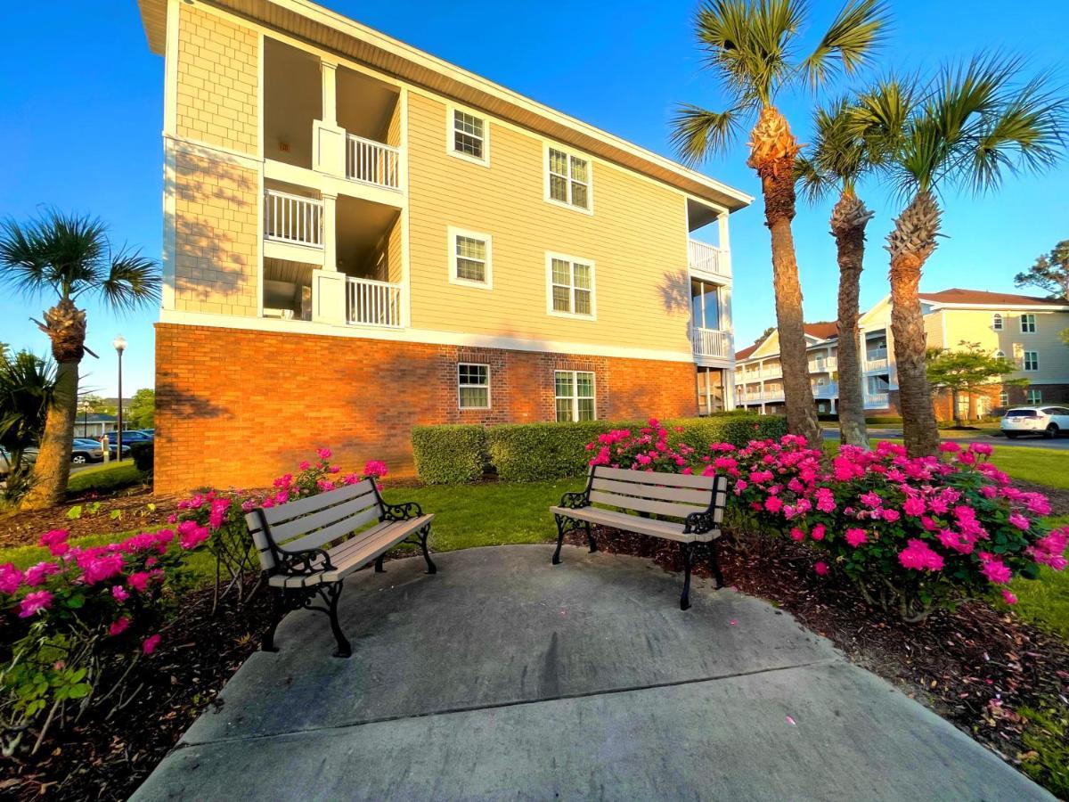 Apartment Barefoot 2-bedroom With A Pool