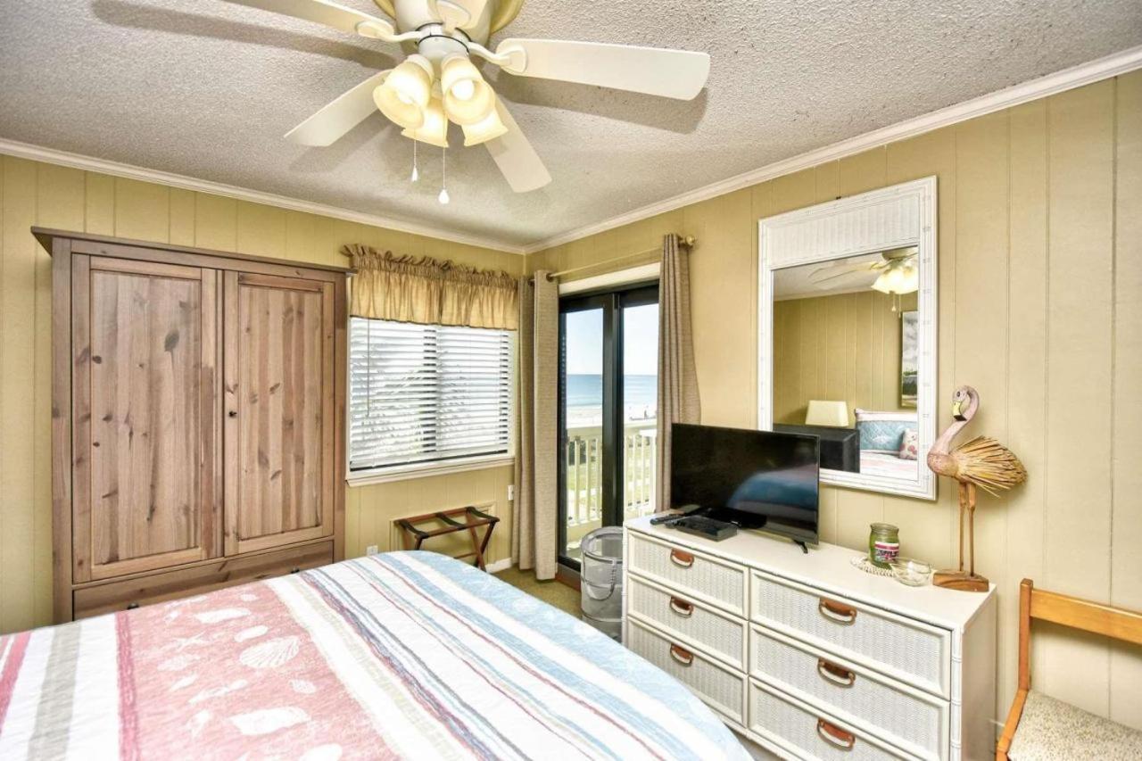 Stunning Oceanfront 2 Bedroom On The Golden Mile- Ocean Forest Villas B-210-sleeps 6! Holiday home