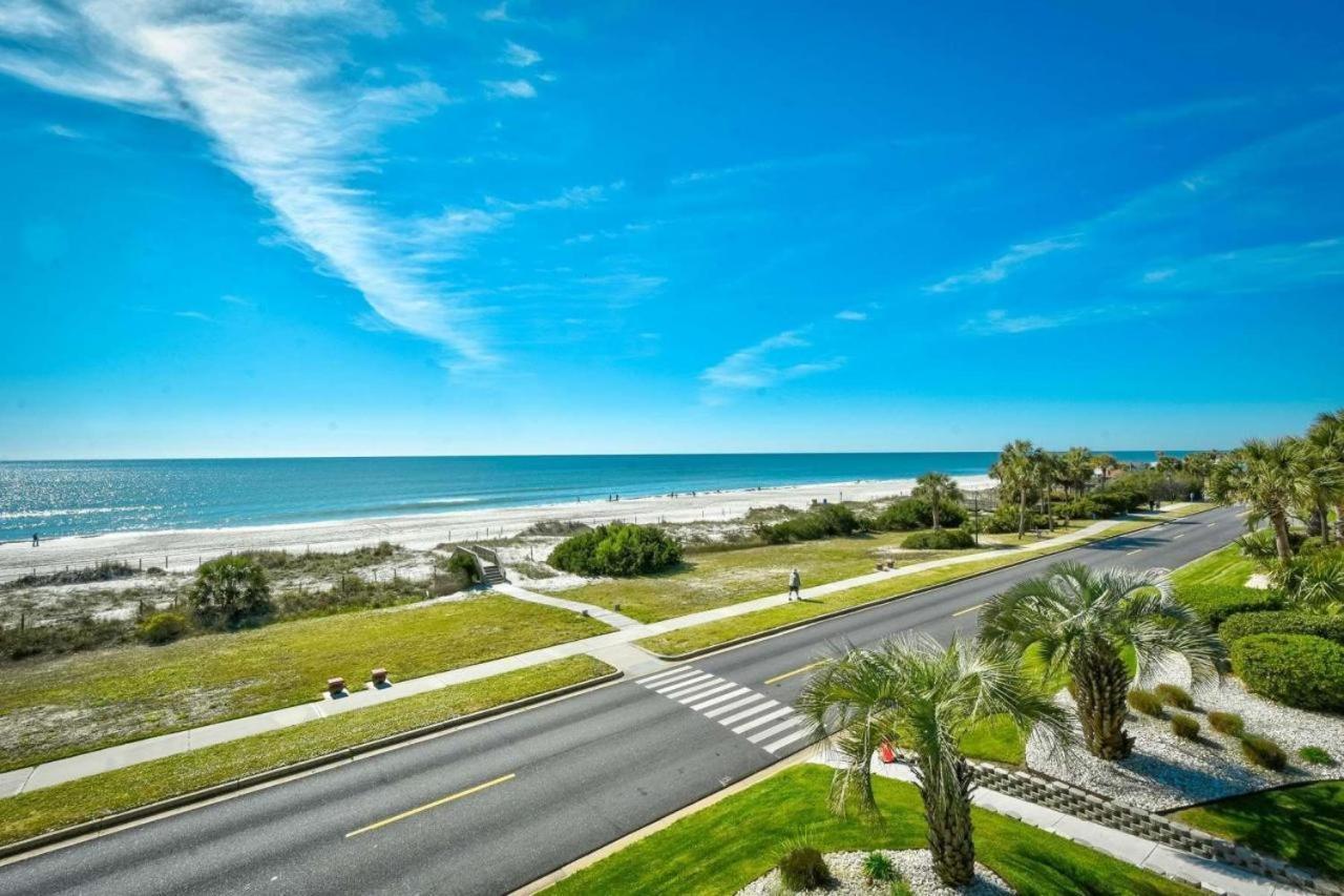 Stunning Oceanfront 2 Bedroom On The Golden Mile- Ocean Forest Villas B-210-sleeps 6! *
