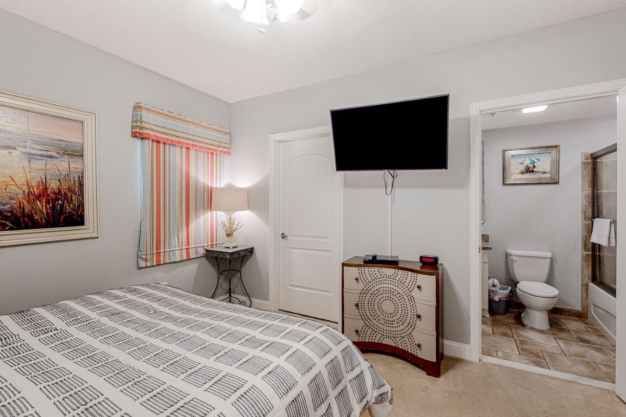 Apartment North Towers 213