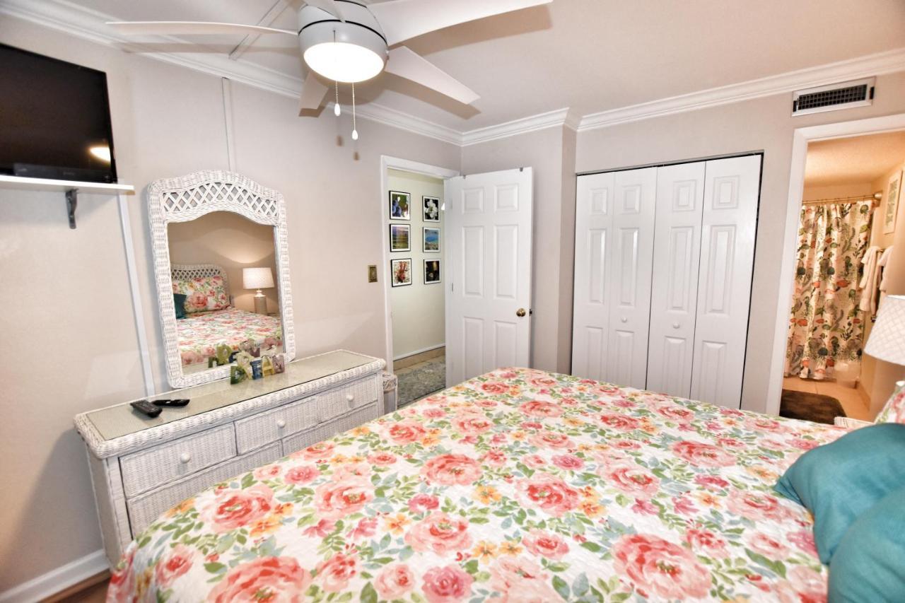 1405 Waters Edge Apartment