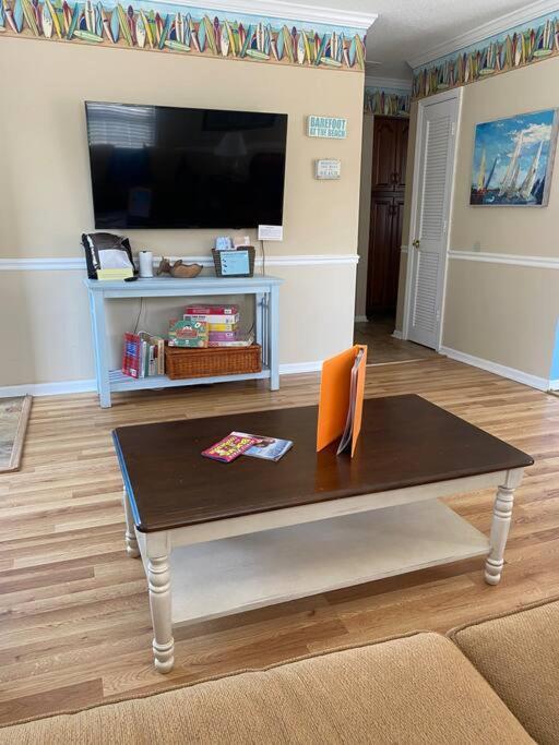 Holiday home Breeze 3, Pet Friendly, Walking Distance To Atlantic Ocean Free Parking Myrtle Beach