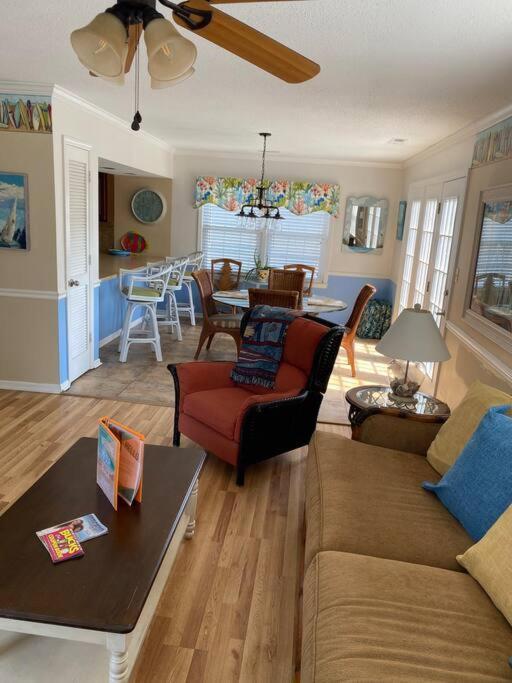 Holiday home Breeze 3, Pet Friendly, Walking Distance To Atlantic Ocean Free Parking *