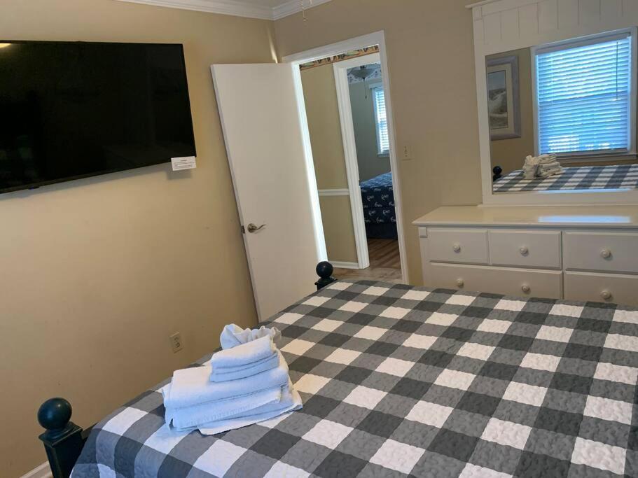 Holiday home Breeze 3, Pet Friendly, Walking Distance To Atlantic Ocean Free Parking *