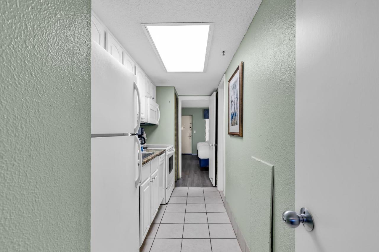 Bright Atmosphere Oceanfront Breakers Sailfish Apartment Myrtle Beach