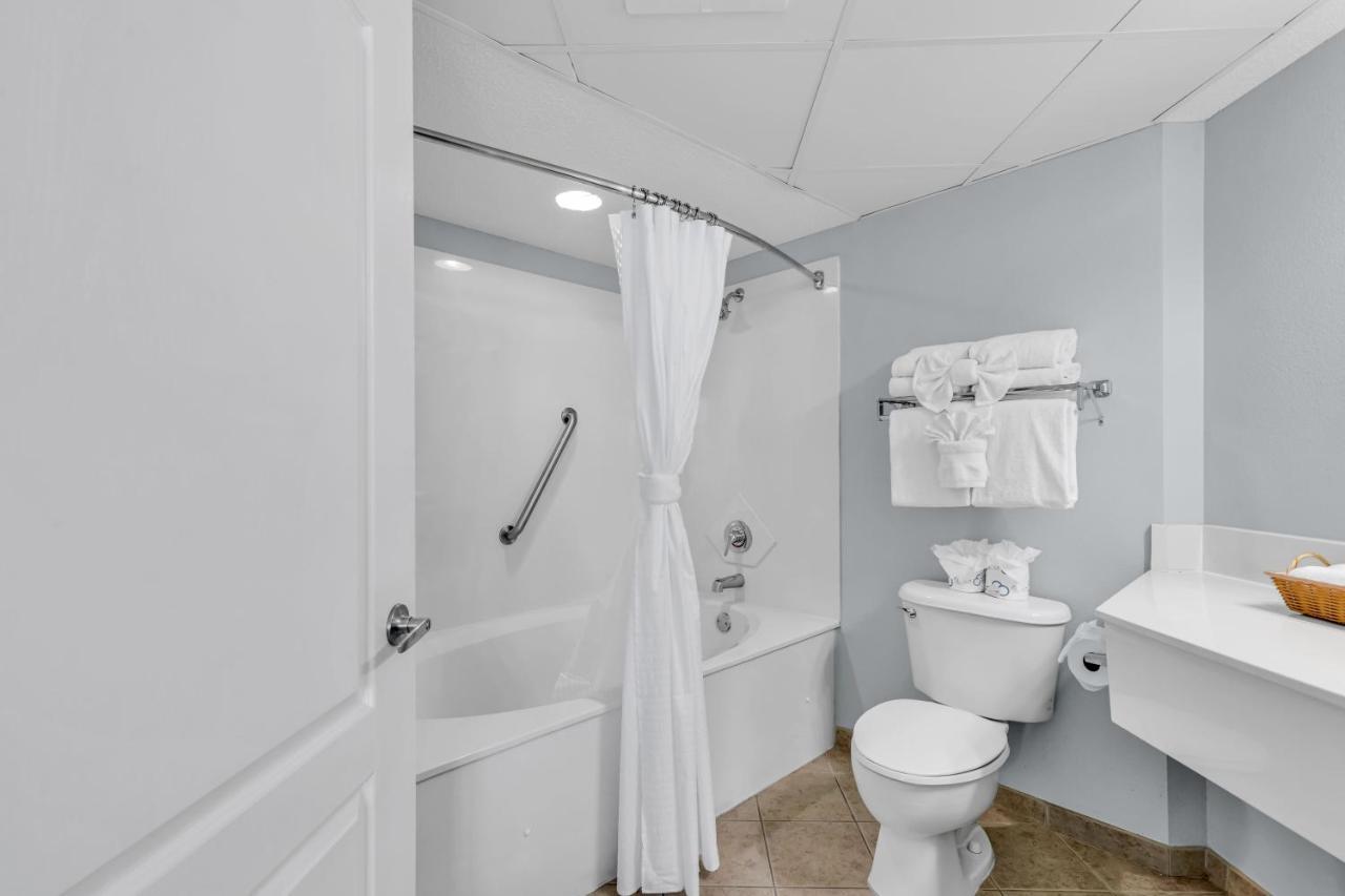 Breathtaking 2br W Floor-to-ceiling Windows Overlooking Ocean Apartment