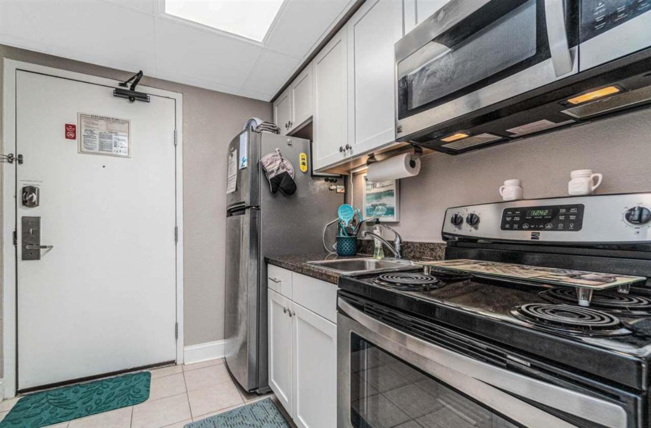 Apartment Ocean View With Beachy Decor And Accents Caravelle 206 Sleeps 6 Guests