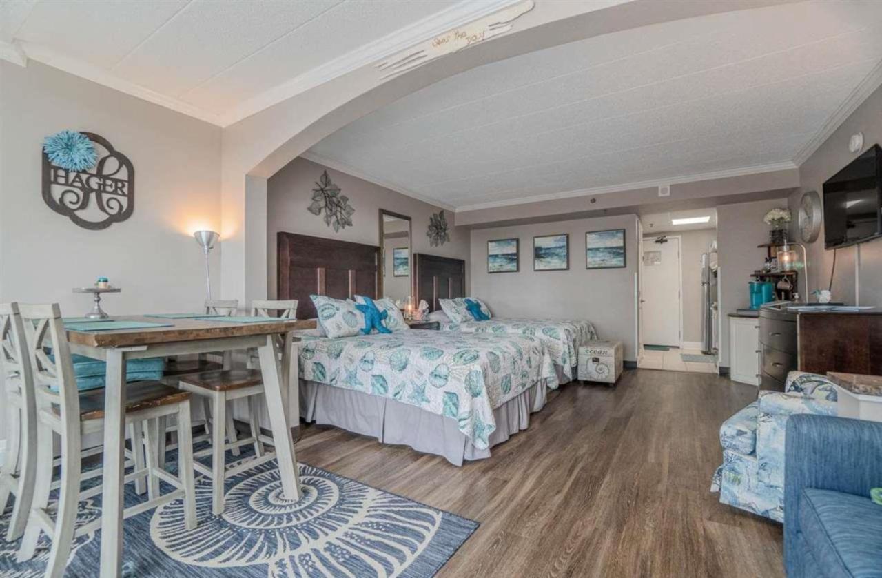 Apartment Ocean View With Beachy Decor And Accents Caravelle 206 Sleeps 6 Guests Myrtle Beach