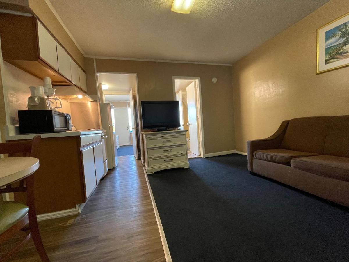 Motel Polynesian Oceanfront 2*