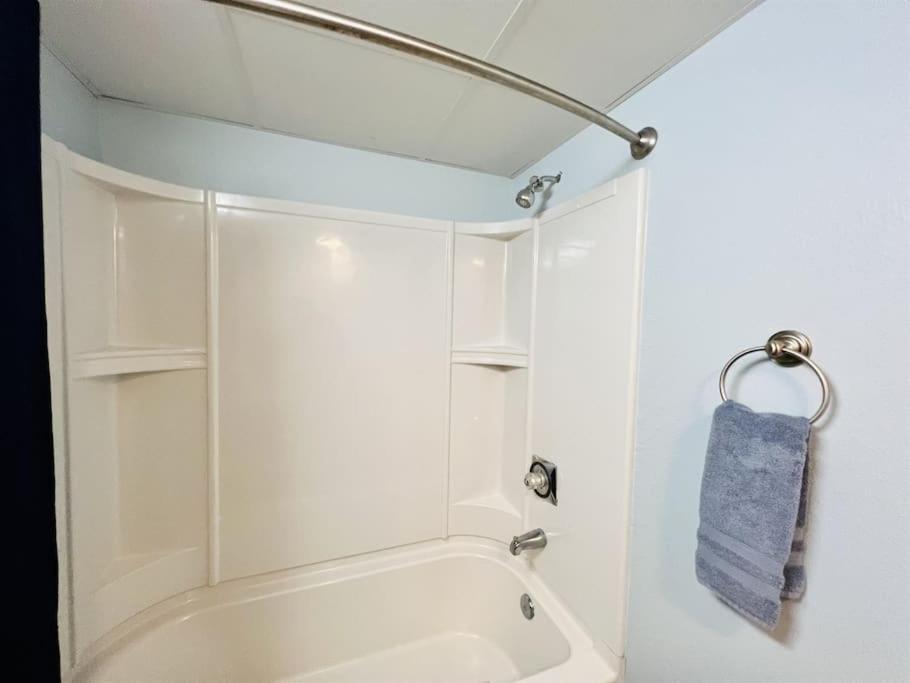 Apartment *oceanfront Sunny Fun*queen Beds *great Pools, Hot Tubs+*m44 Myrtle Beach