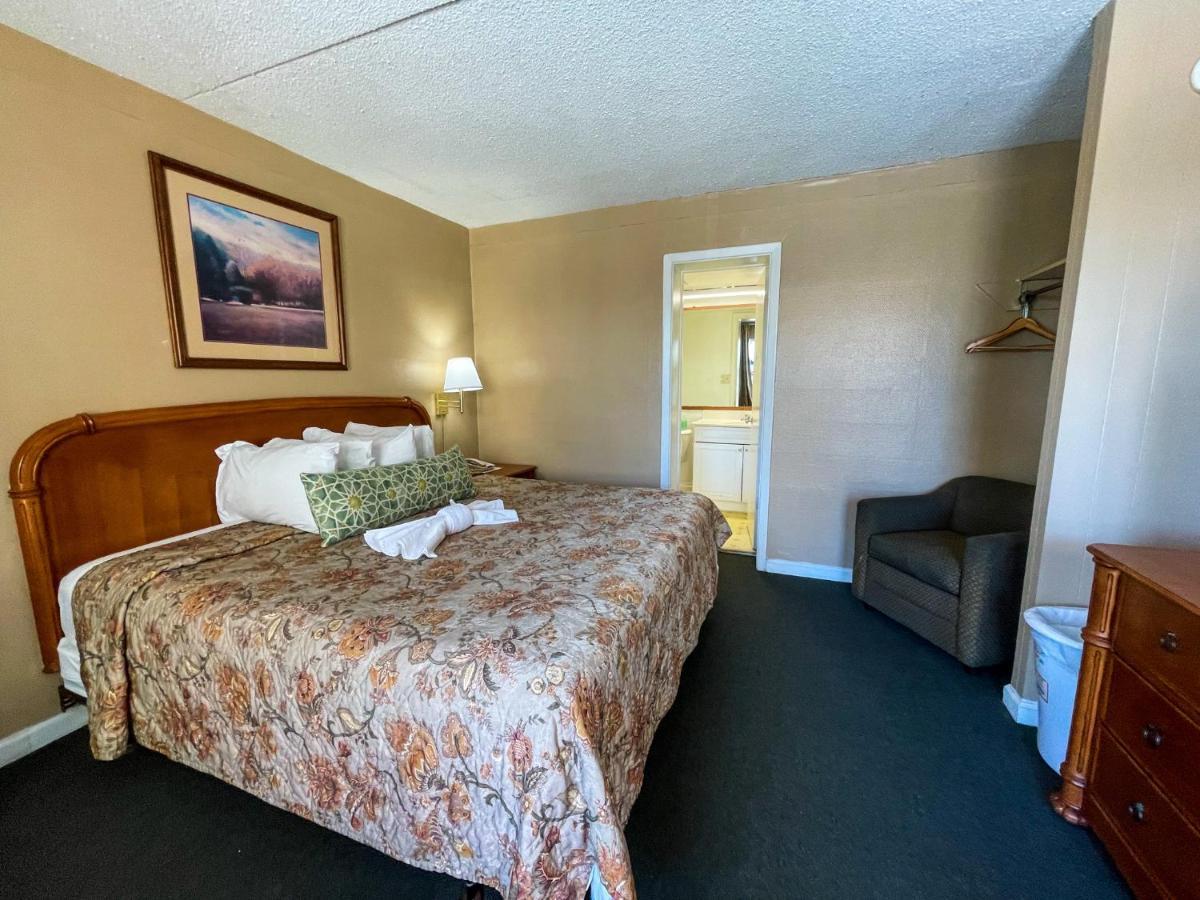 Oceanfront Viking Motel *