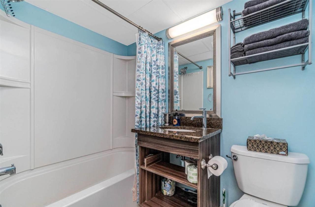 Apartment Ocean View With Beachy Decor And Accents Caravelle 206 Sleeps 6 Guests *
