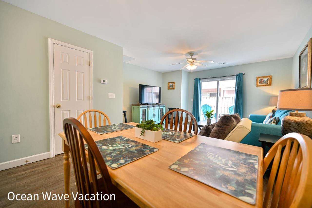 Lovely Townhouse One Block To The Apartment *