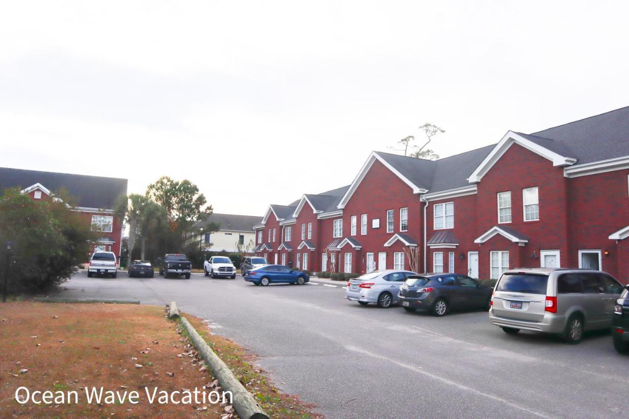 Lovely Townhouse One Block To The Apartment *