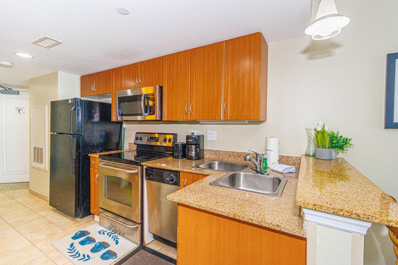 Direct Oceanfront Condo-sandy 1610- Sleeps 6! Holiday home