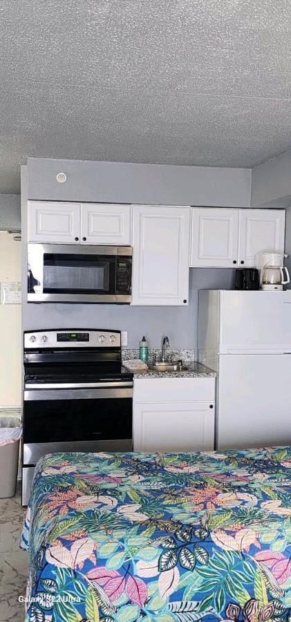 Apartment Oceanfront Efficiency T808 *