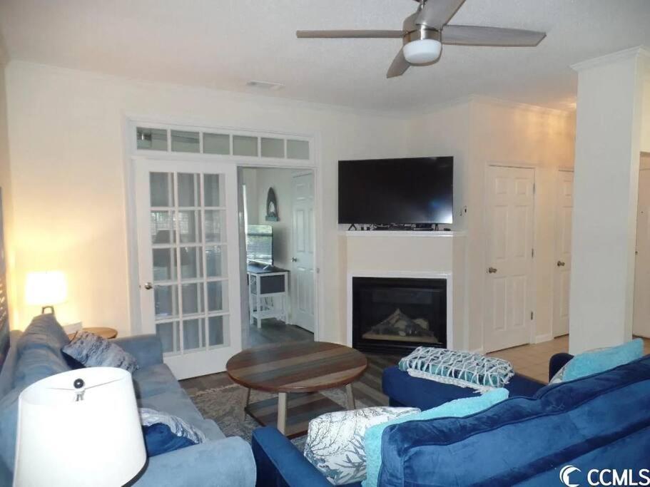 Apartment 2 Bedroom W/ Golf Cart & Pool