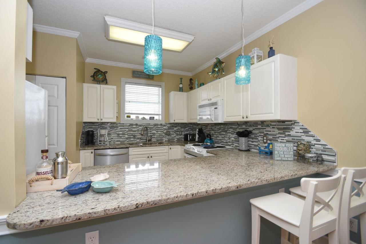 Apartment 4673 Wild Iris Dr 203 *