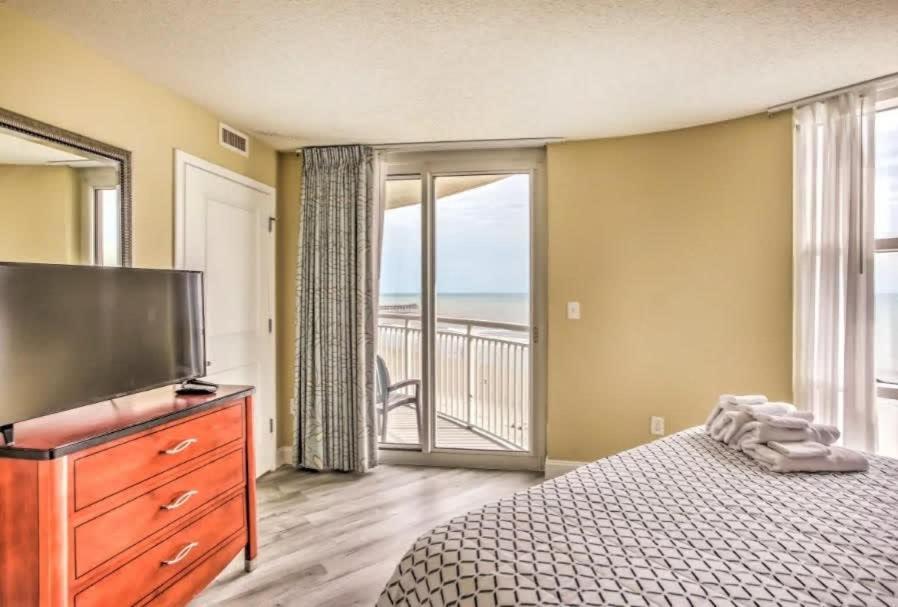 New Listing - Sandy Shores - Sandy - Direct Oceanfront Holiday home *