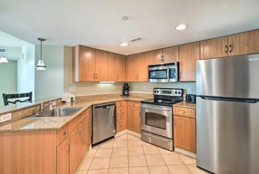 Holiday home New Listing - Sandy Shores - Sandy - Direct Oceanfront *