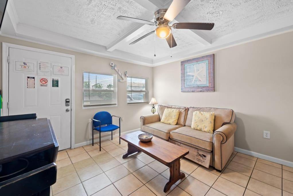 Comfy 1Br By The Beach With Pool & Parking Apartment Myrtle Beach