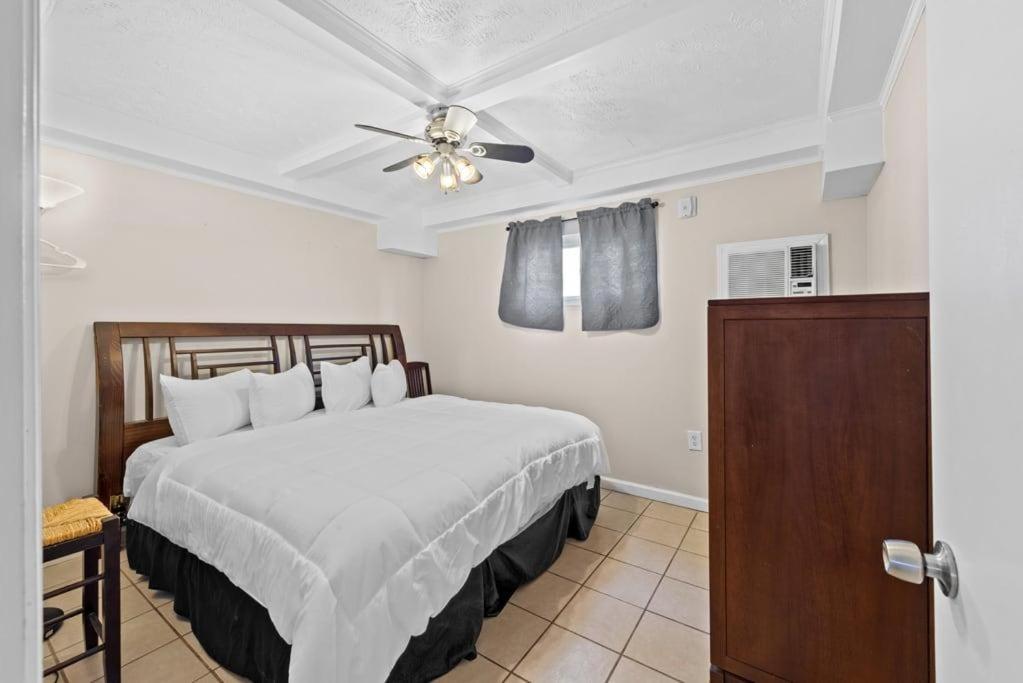 Comfy 1Br By The Beach With Pool & Parking * Myrtle Beach