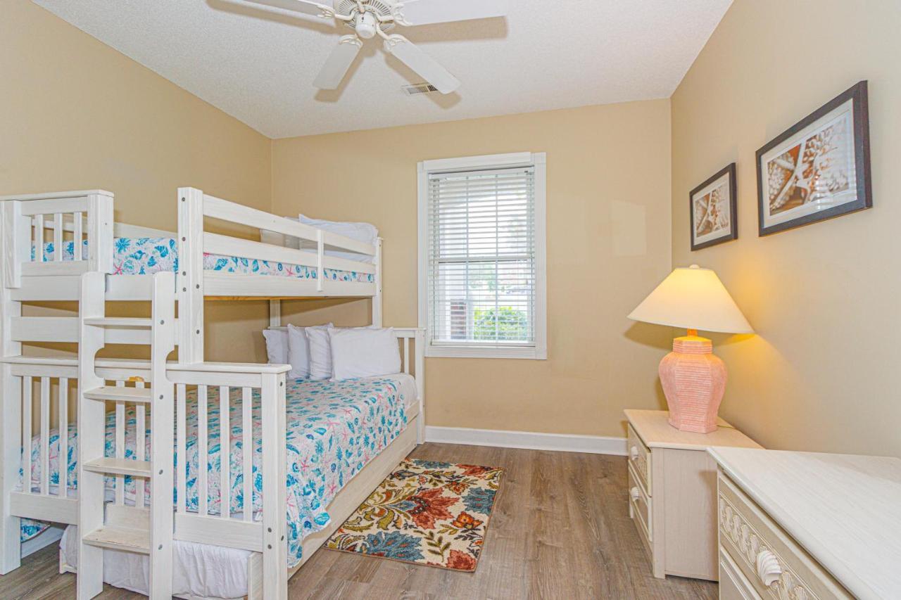 Holiday home Ground Floor 2 Bed 2 Bath Riverwalk At Arrowhead Country Club Unit 104