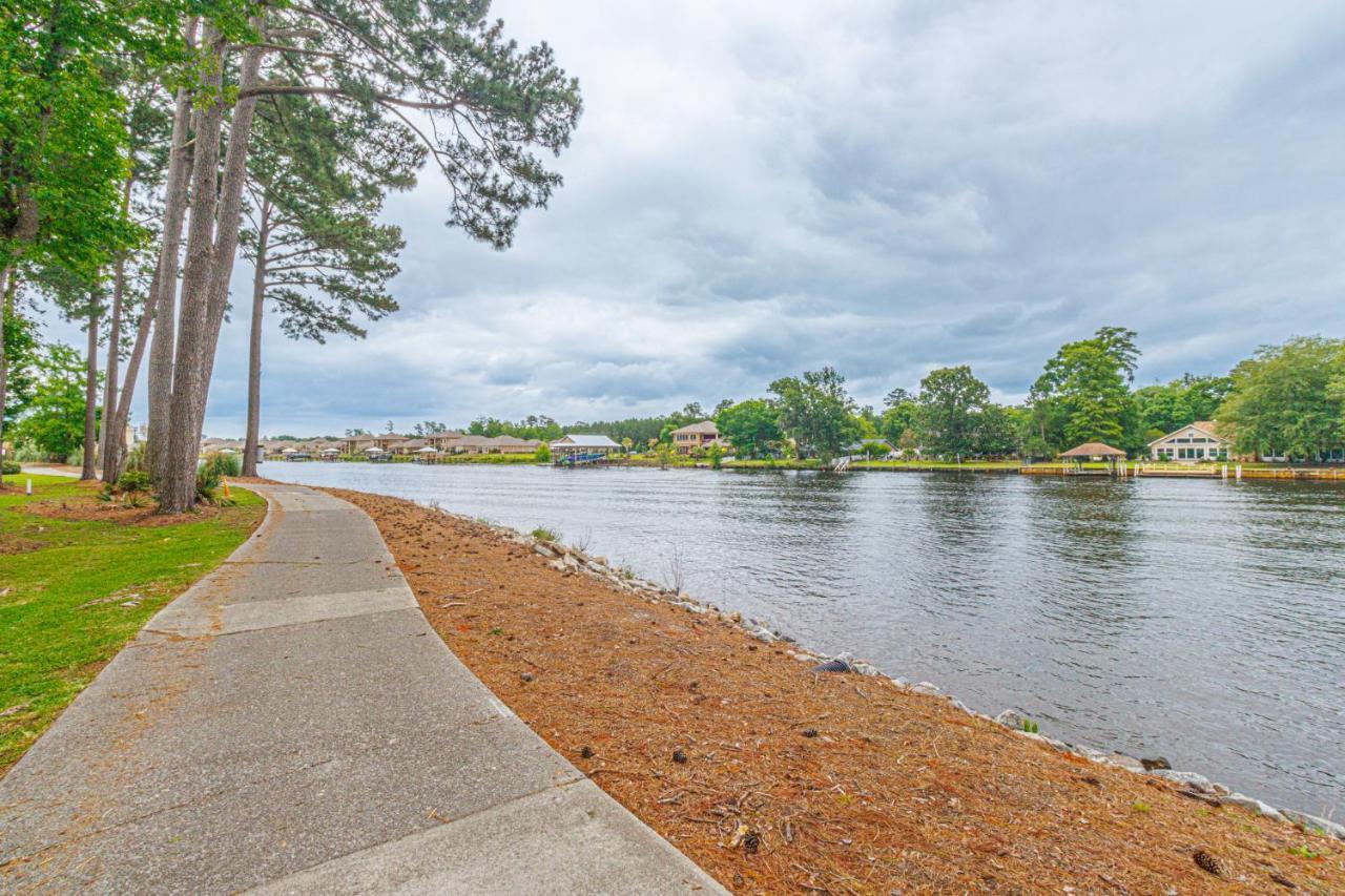 Ground Floor 2 Bed 2 Bath Riverwalk At Arrowhead Country Club Unit 104 Holiday home *