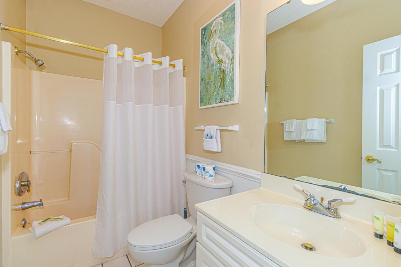 Ground Floor 2 Bed 2 Bath Riverwalk At Arrowhead Country Club Unit 104 Holiday home *