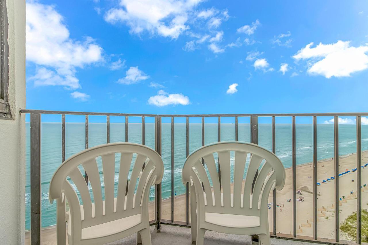 Luxurious Oceanfront Queen - Fully Renovated! Palace 1203 Holiday home *
